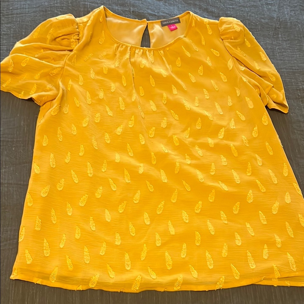 Vince Camuto Yellow Blouse with Puffed Sleeves and Abstract Pattern
